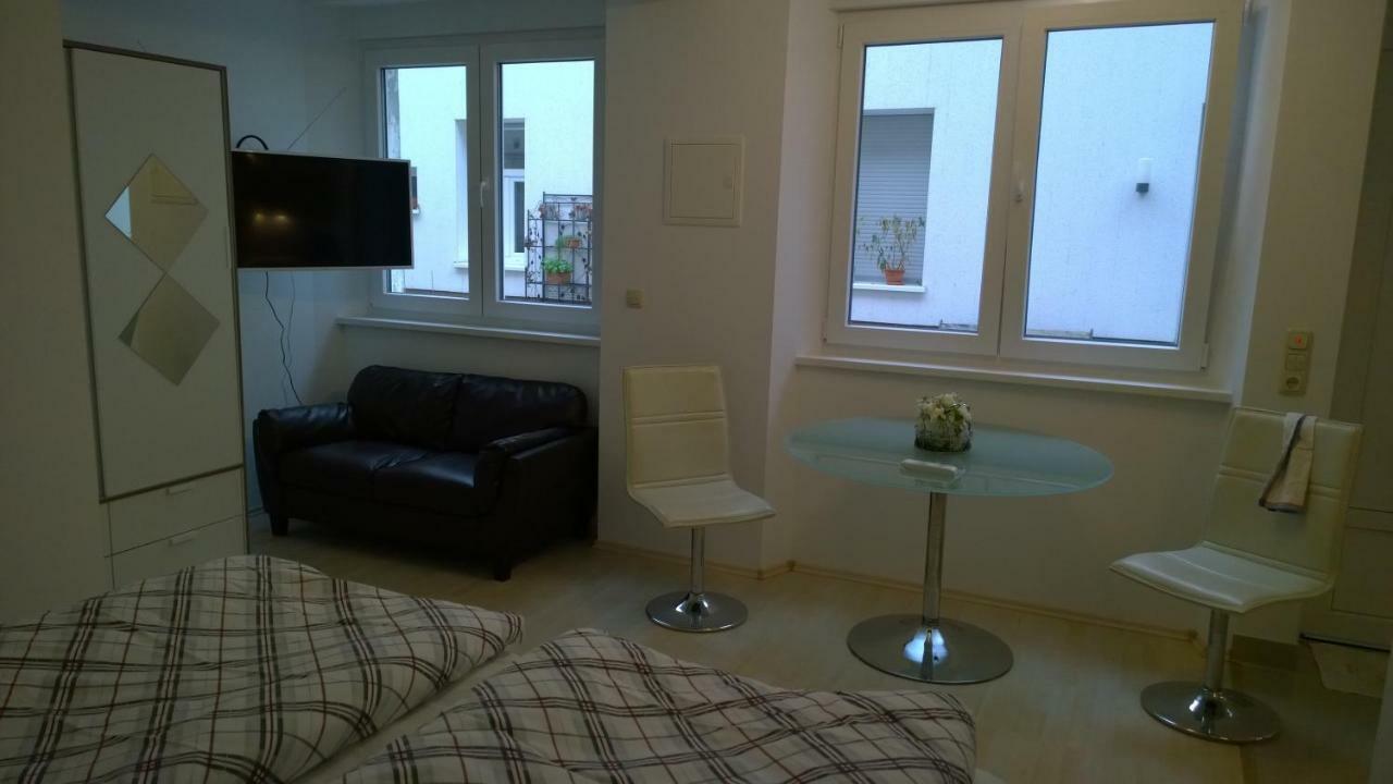 Pensionsappartments Blitz Wiesbaden Luaran gambar